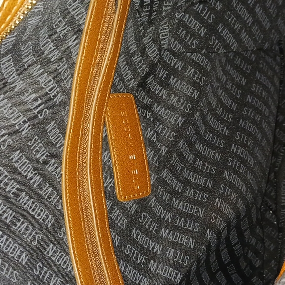 NWT Steve Madden - Embossed Logo Backpack with Charm Accessory - Picture 11 of 15